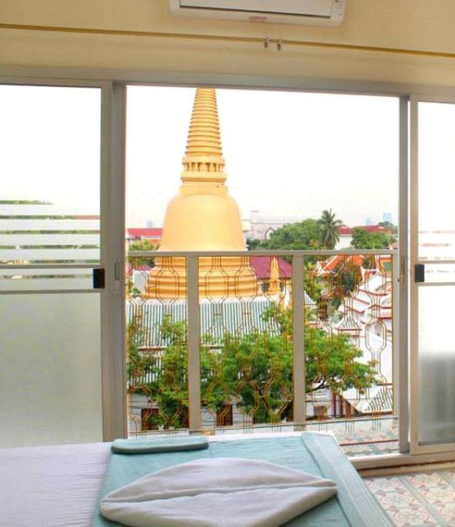 Baan Bovorn Hostel Bangkok Exterior photo